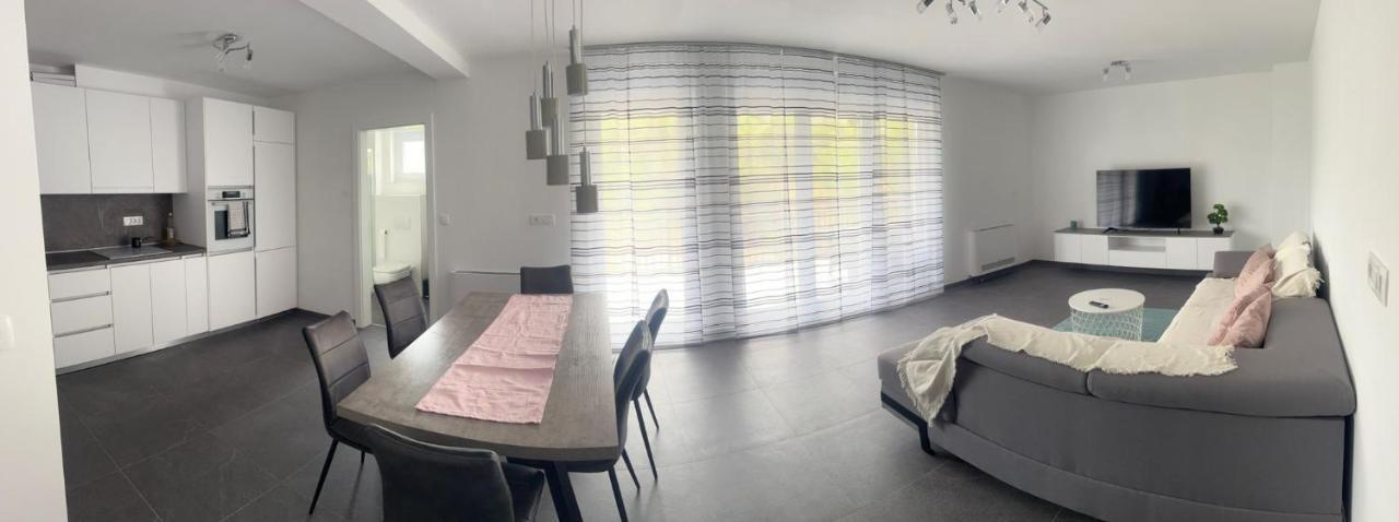 Apartmani Lana Rab Town Dış mekan fotoğraf